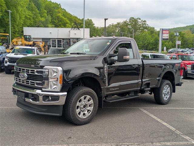 Photo of 2023 Agate Black Metallic Ford F-350