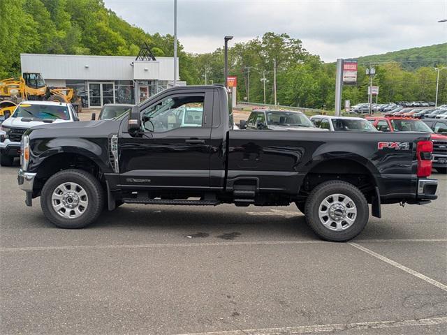 Photo of 2023 Agate Black Metallic Ford F-350