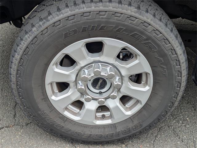 Photo of 2023 Agate Black Metallic Ford F-350