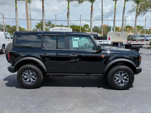 Photo of 2025 Shadow Black Ford Bronco