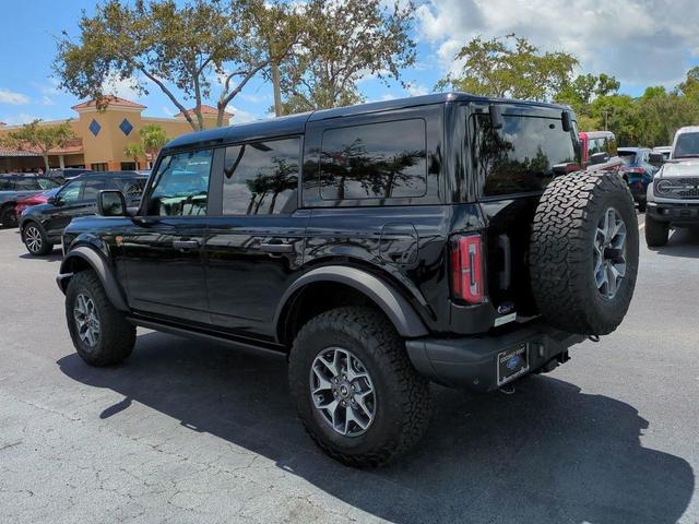 Photo of 2025 Shadow Black Ford Bronco