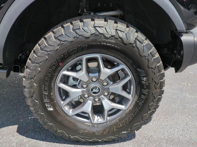 Photo of 2025 Shadow Black Ford Bronco