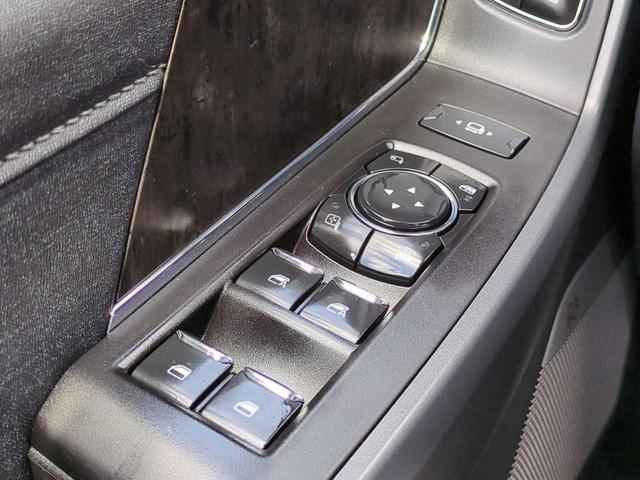 Photo of 2023 Oxford White Ford F-350