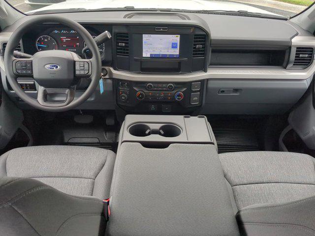 Photo of 2025 Oxford White Ford F-350