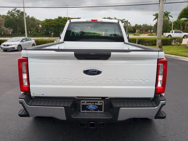 Photo of 2025 Oxford White Ford F-350