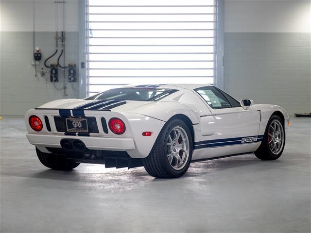 Photo of 2005 Centennial White Clearcoat Ford GT