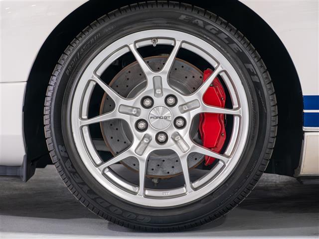 Photo of 2005 Centennial White Clearcoat Ford GT