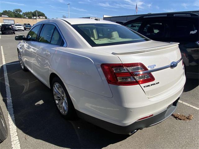 Photo of 2016 White Platinum Metallic Tri-Coat Ford Taurus