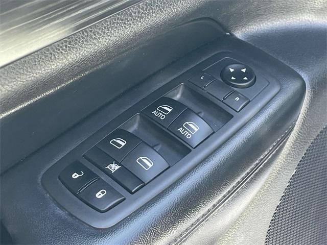 Photo of 2020 Bright White Clearcoat Jeep Grand Cherokee