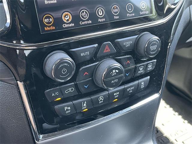 Photo of 2020 Bright White Clearcoat Jeep Grand Cherokee