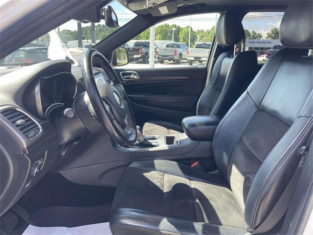 Photo of 2020 Bright White Clearcoat Jeep Grand Cherokee