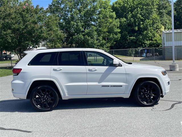 Photo of 2020 Bright White Clearcoat Jeep Grand Cherokee