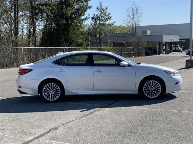 Photo of 2016 Eminent White Pearl Lexus ES 350