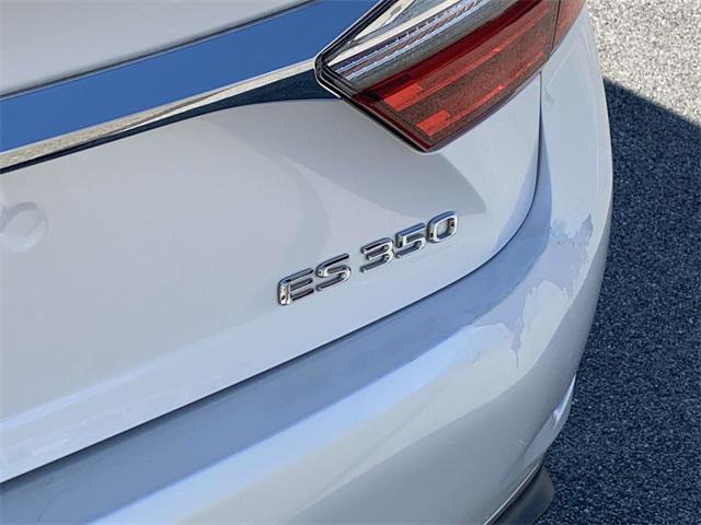 Photo of 2016 Eminent White Pearl Lexus ES 350