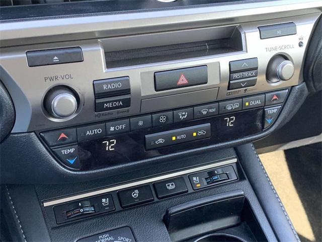 Photo of 2016 Eminent White Pearl Lexus ES 350