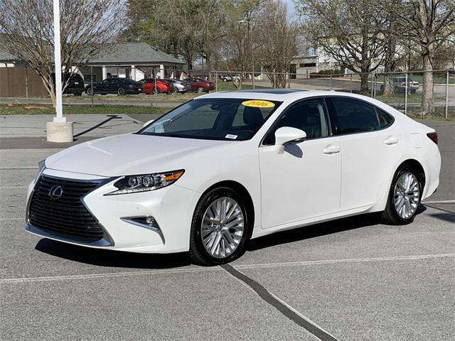 Photo of 2016 Eminent White Pearl Lexus ES 350
