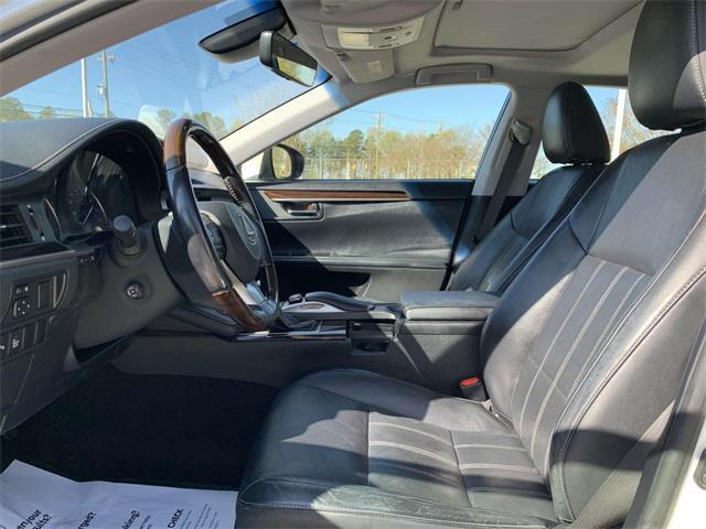 Photo of 2016 Eminent White Pearl Lexus ES 350