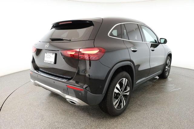 Photo of 2024 Night Black Mercedes-Benz GLA 250