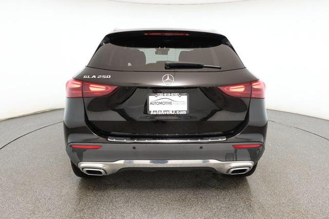 Photo of 2024 Night Black Mercedes-Benz GLA 250