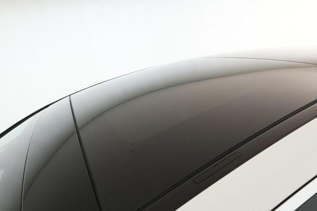 Photo of 2023 Polar White Mercedes-Benz EQS 450