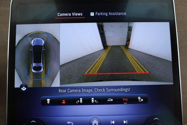 Photo of 2023 Polar White Mercedes-Benz EQS 450