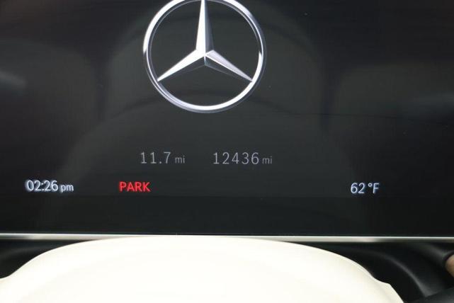Photo of 2023 Polar White Mercedes-Benz EQS 450