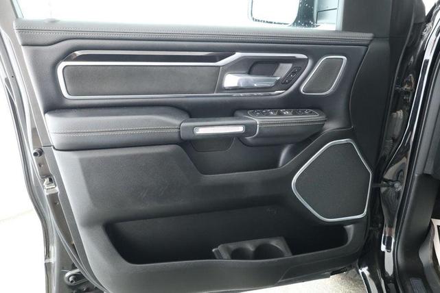 Photo of 2022 Diamond Black Crystal Pearlcoat RAM 1500