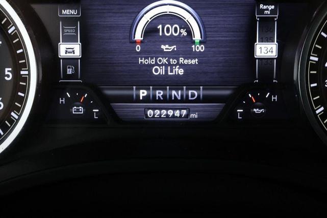 Photo of 2022 Diamond Black Crystal Pearlcoat RAM 1500