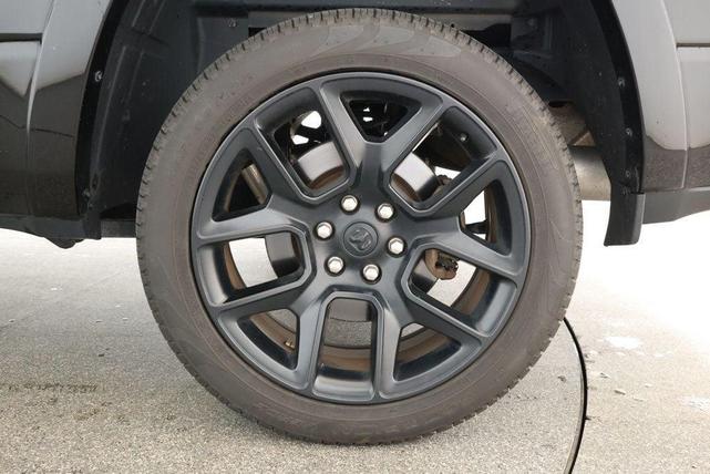 Photo of 2022 Diamond Black Crystal Pearlcoat RAM 1500
