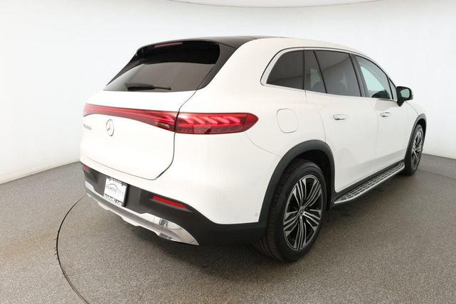 Photo of 2023 Polar White Mercedes-Benz EQS 450