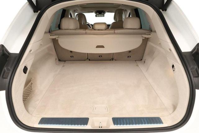 Photo of 2023 Polar White Mercedes-Benz EQS 450