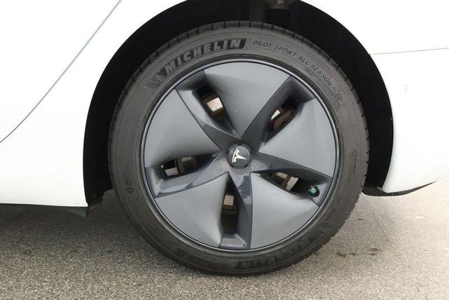 Photo of 2020 Pearl White Multi-Coat Tesla Model 3