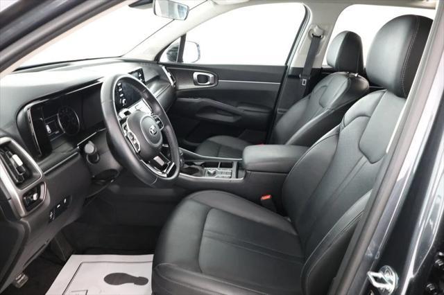 Photo of 2021 Gravity Grey Kia Sorento