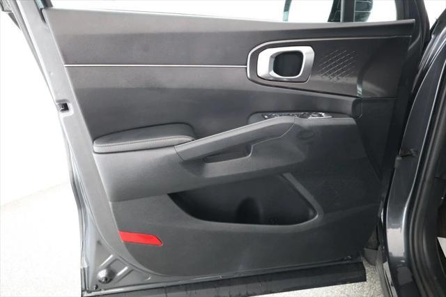 Photo of 2021 Gravity Grey Kia Sorento