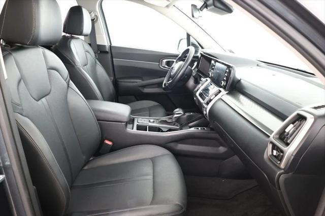 Photo of 2021 Gravity Grey Kia Sorento