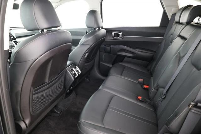 Photo of 2021 Gravity Grey Kia Sorento