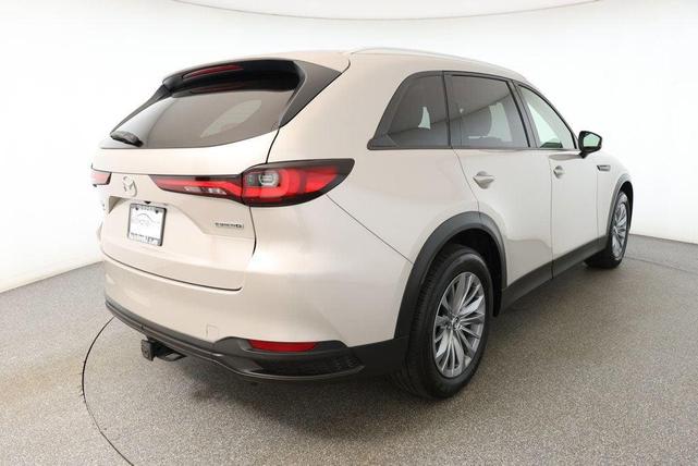 Photo of 2024 Platinum Quartz Mazda CX-90
