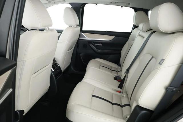 Photo of 2024 Platinum Quartz Mazda CX-90