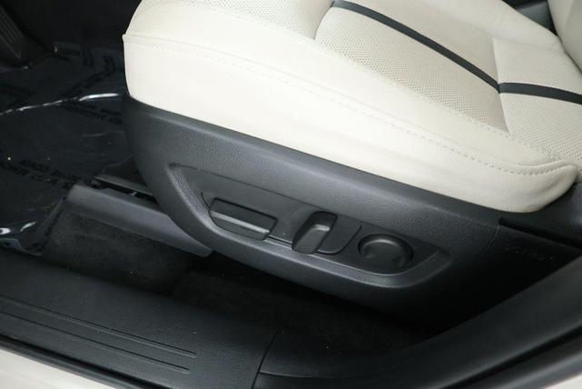 Photo of 2024 Platinum Quartz Mazda CX-90