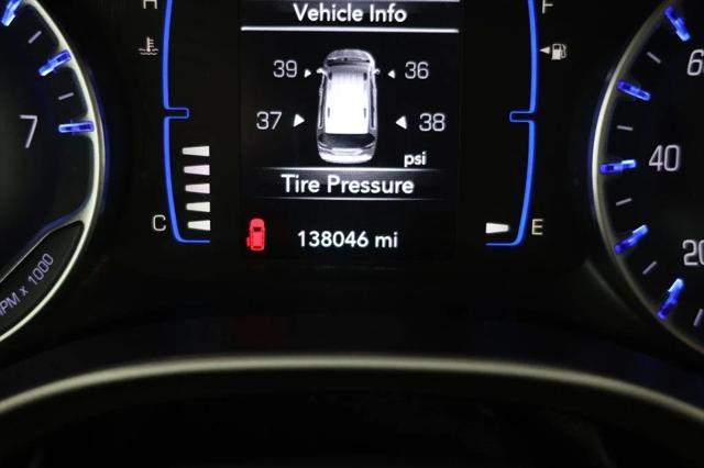 Photo of 2020 Brilliant Black Crystal Pearlcoat Chrysler Voyager
