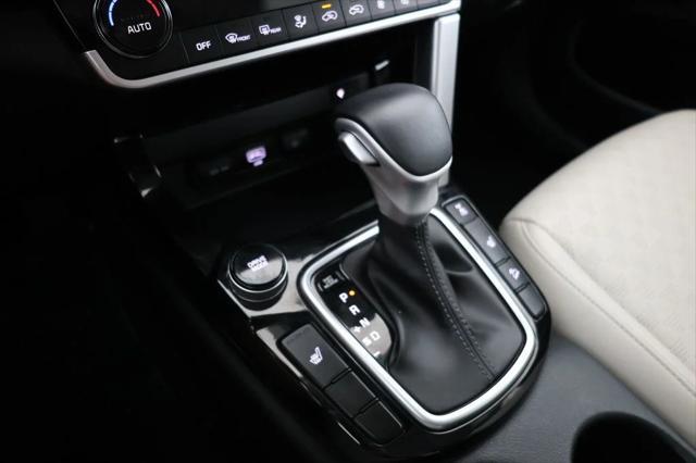 Photo of 2022 Cherry Black Kia Seltos