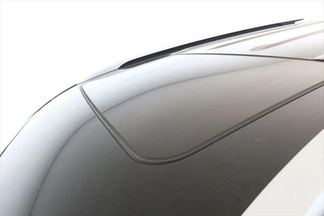 Photo of 2022 Cherry Black Kia Seltos