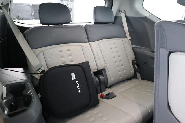 Photo of 2024 Ocean Blue Kia EV9