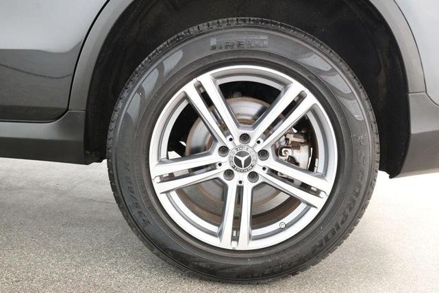 Photo of 2022 Graphite Grey Metallic Mercedes-Benz GLC 300