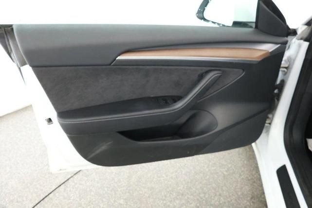 Photo of 2021 Pearl White Multi-Coat Tesla Model 3