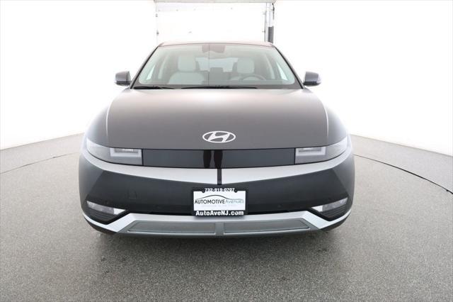 Photo of 2023 Shooting Star (Matte Gray) Hyundai IONIQ 5