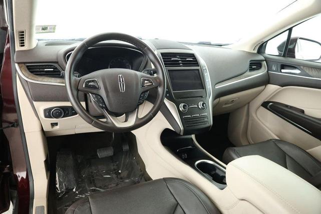 Photo of 2019 BURGUNDY VELVET MET TINTED CC Lincoln MKC
