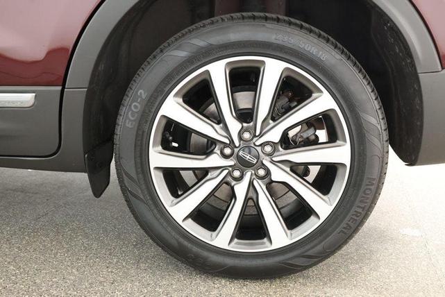 Photo of 2019 BURGUNDY VELVET MET TINTED CC Lincoln MKC