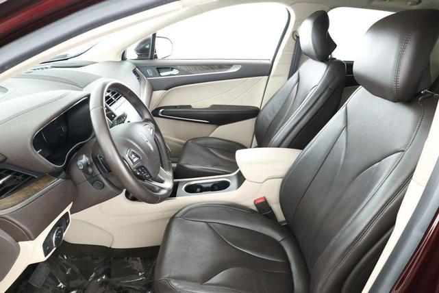 Photo of 2019 BURGUNDY VELVET MET TINTED CC Lincoln MKC