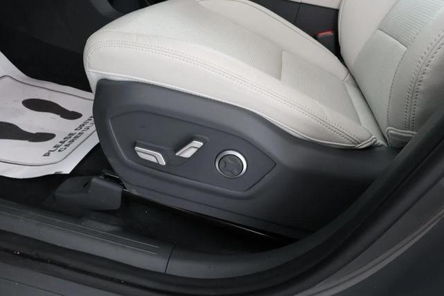 Photo of 2024 Hampton Gray Hyundai SANTA FE